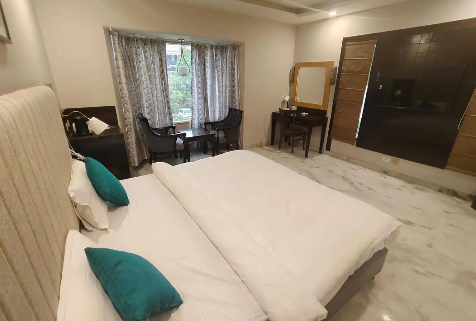Flxho Horizon One - Luxury Hotel Golf Course Road, Sector 43 Gurgaon